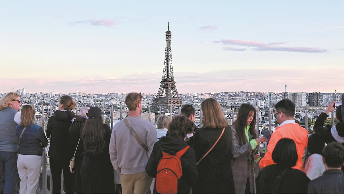 Return of Chinese tourists helps vitalize Europe's tourism market, economy