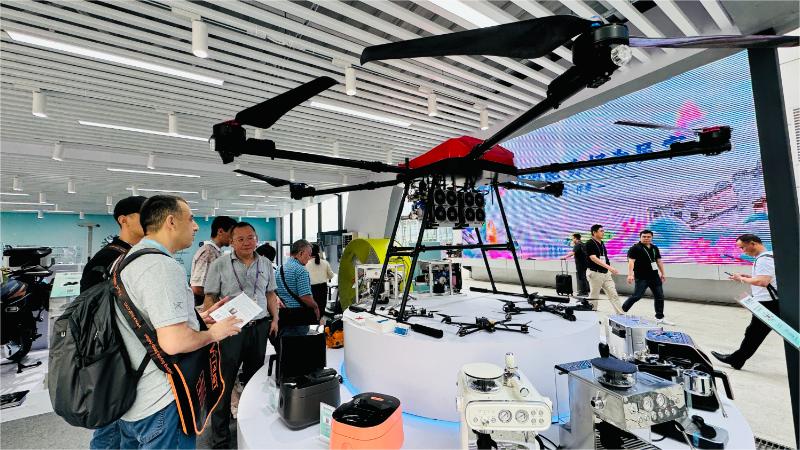 Drones transport navel oranges in Zigui, C China's Hubei