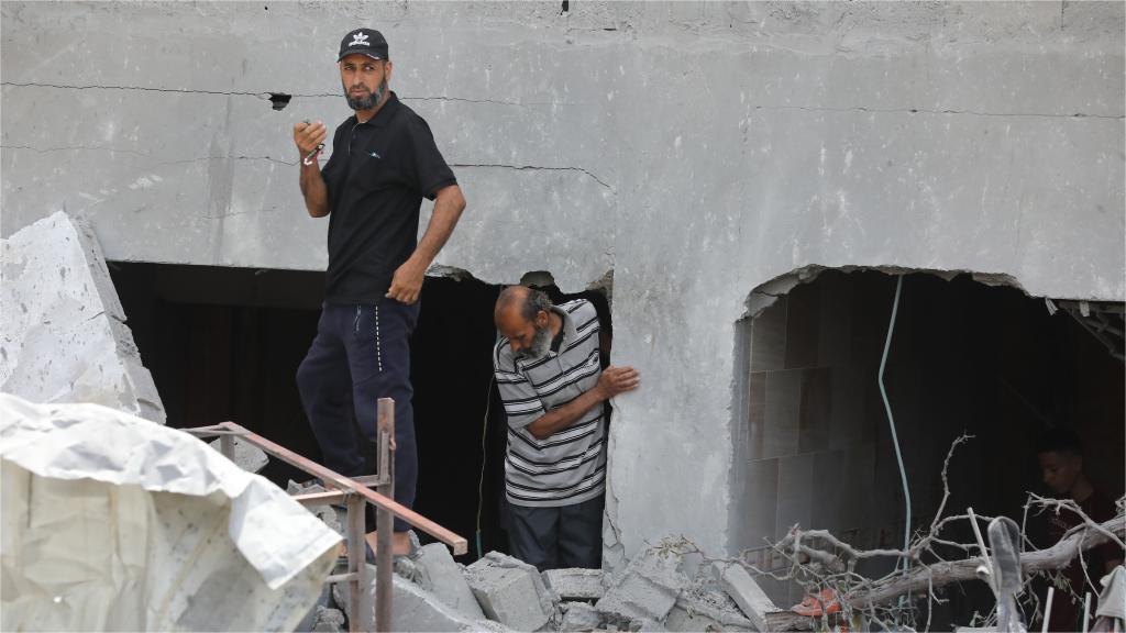 Death toll rises to 31 in Israeli raids on central Gaza