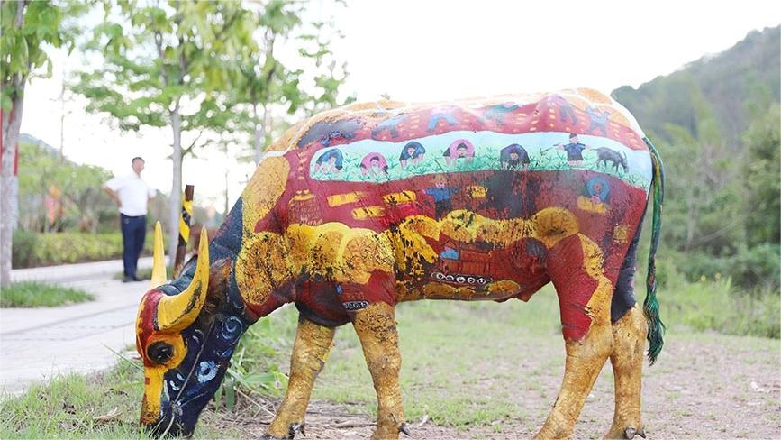 Colorful buffaloes attract attention in SW China's Yunnan