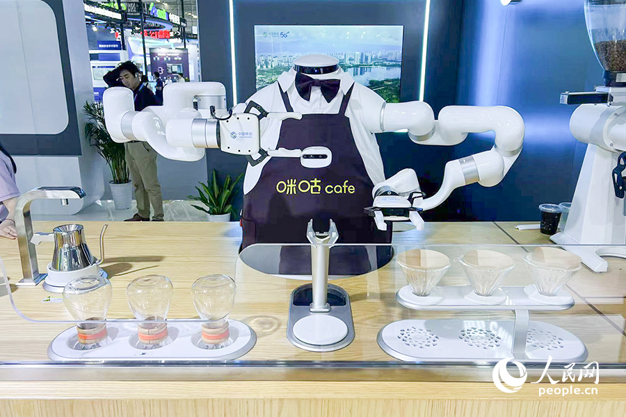 In pics: Cutting-edge exhibits at 7th Digital China Summit in SE China's Fujian