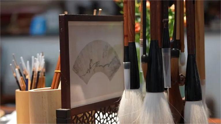 Small town in E China cultivates thriving calligraphy brush industry