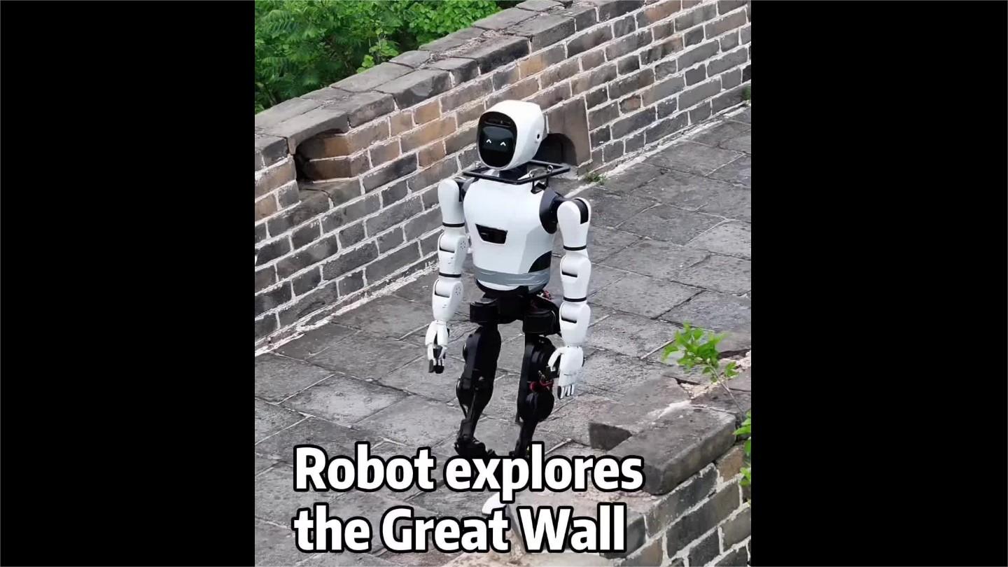 Robot explores the Great Wall