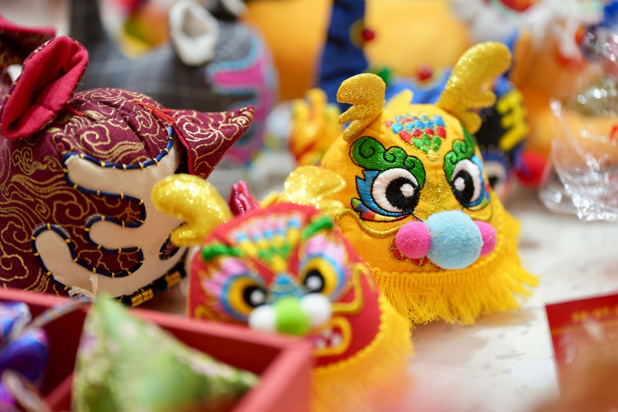 Explore cultural, creative products in N China's Shanxi