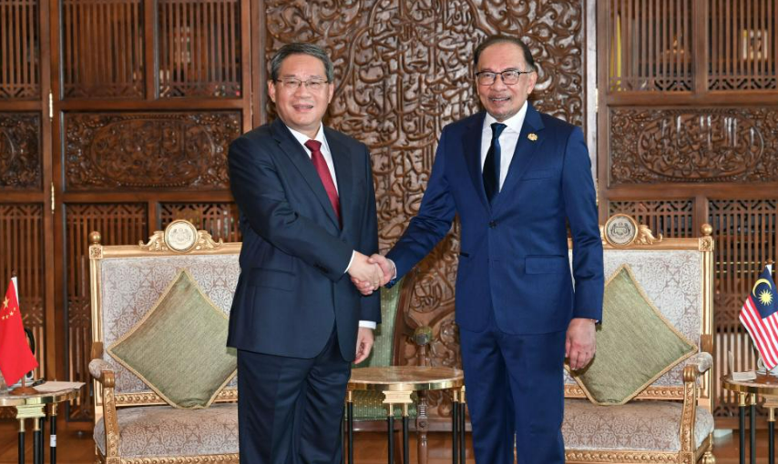 China-Malaysia ties set example for region -- Chinese premier