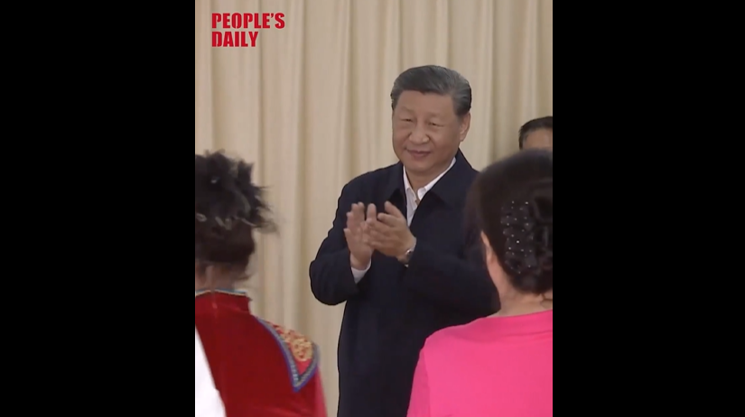 Xi inspects residential community in NW China