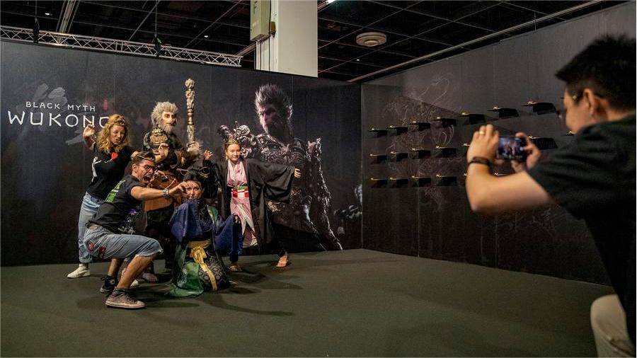 Behind-the-scenes glimpse of Kong Fu master animating Wukong