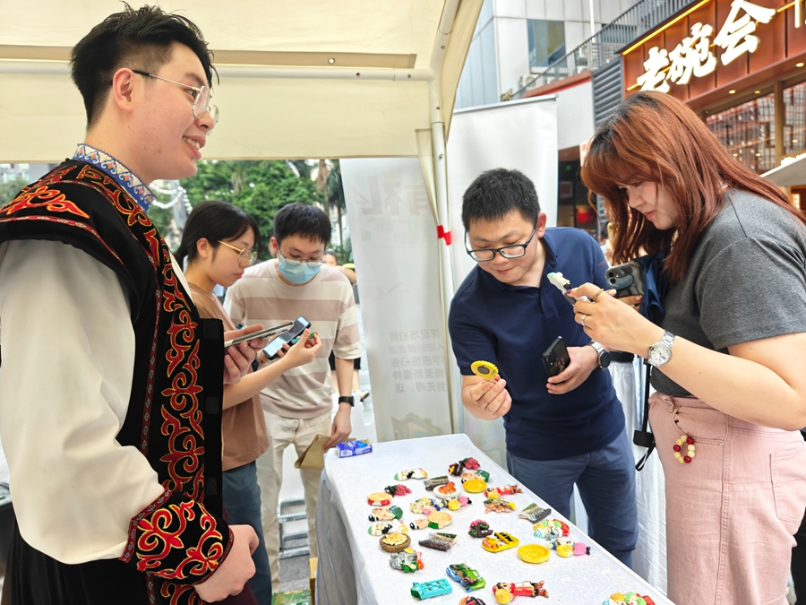 In pics: Promotional event for NW China's Xinjiang held in Guangzhou