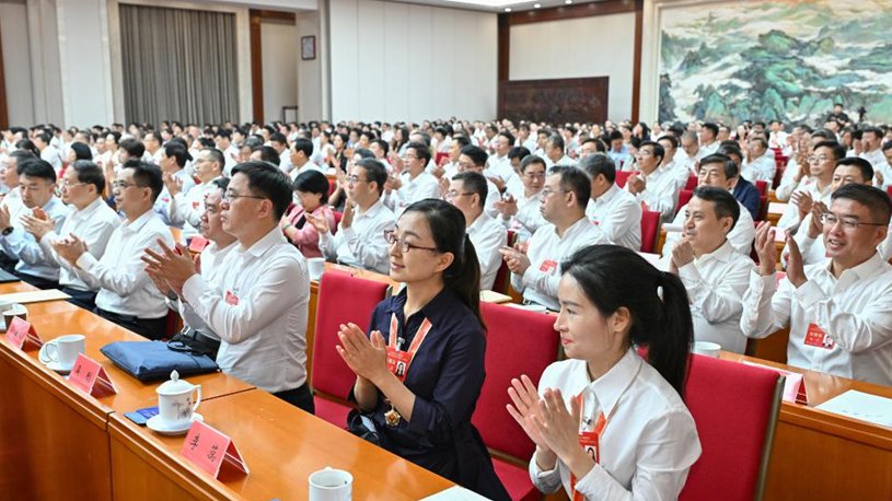 China awards model teachers, education institutions as Teachers' Day nears