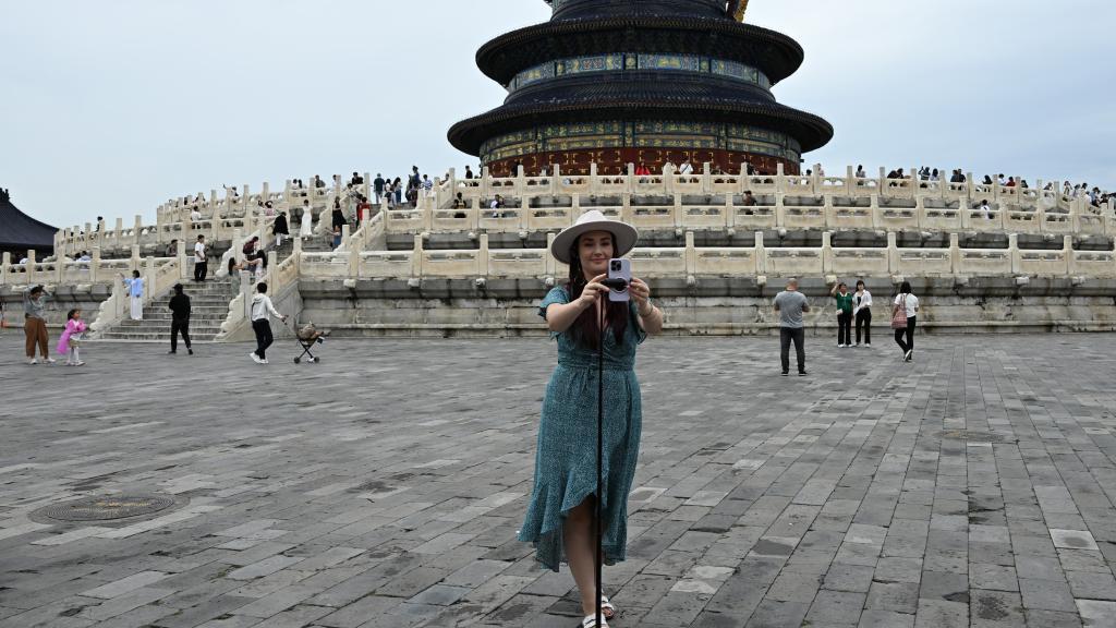 U.S. travel agent delegation savors China's rich culture, modern convenience