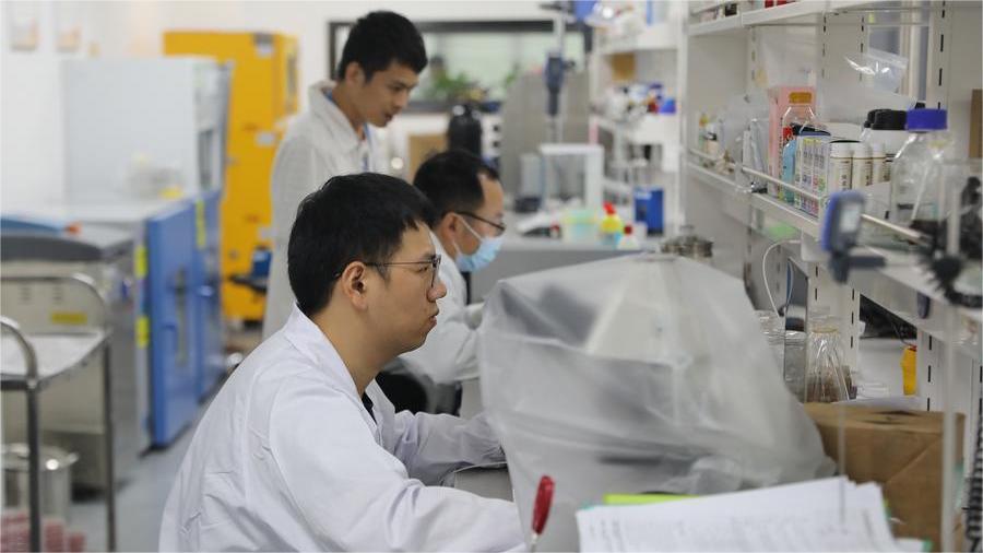 China's scientific research papers surpass global average in citations