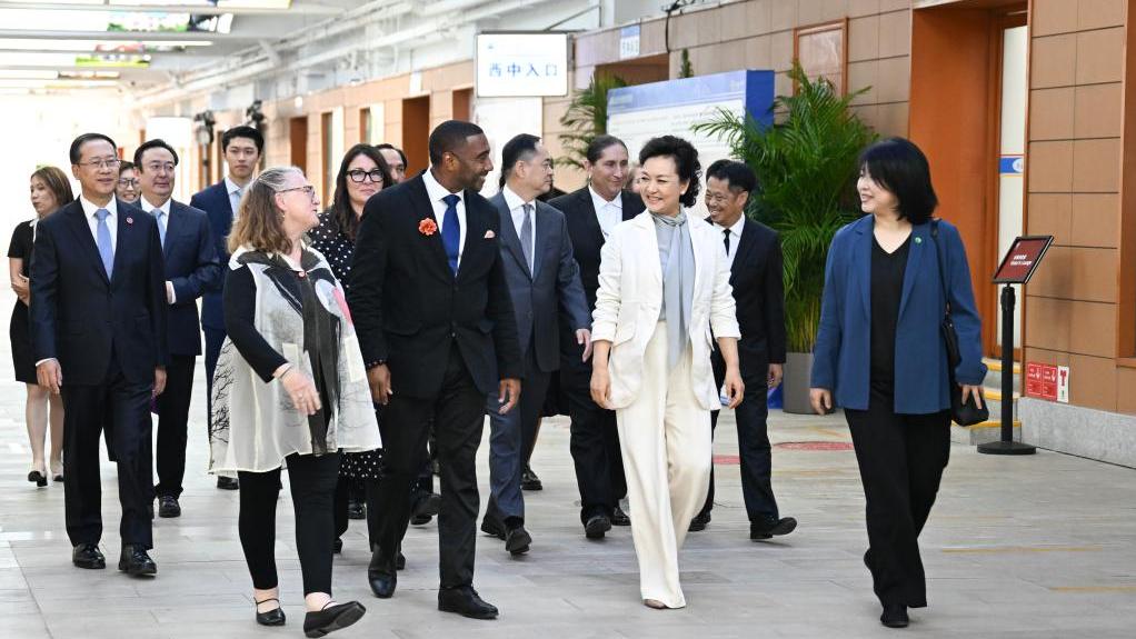 Peng Liyuan attends China-U.S. youth cultural, sports exchange activity in Beijing