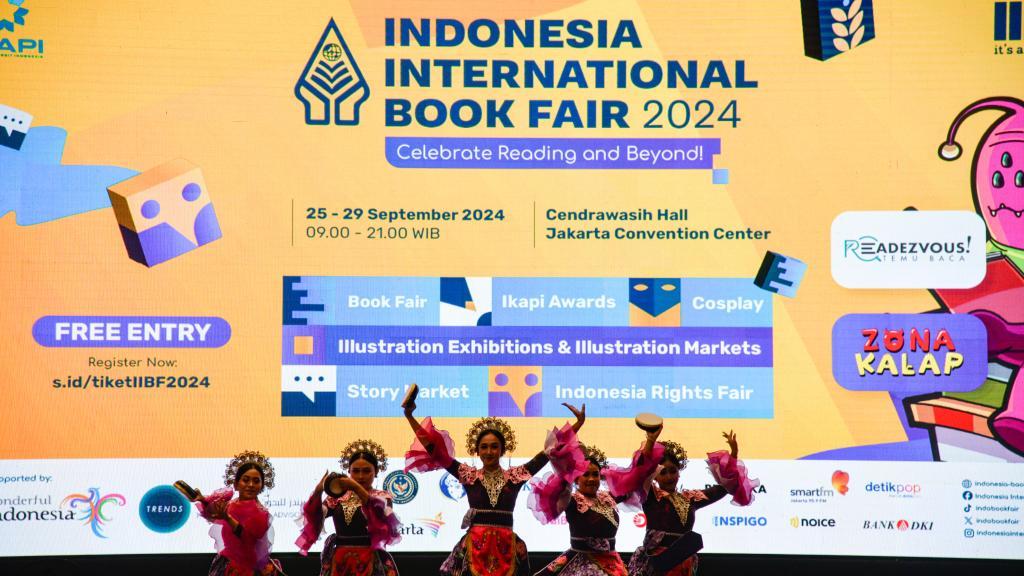 Chinese publishers shine at Indonesia International Book Fair