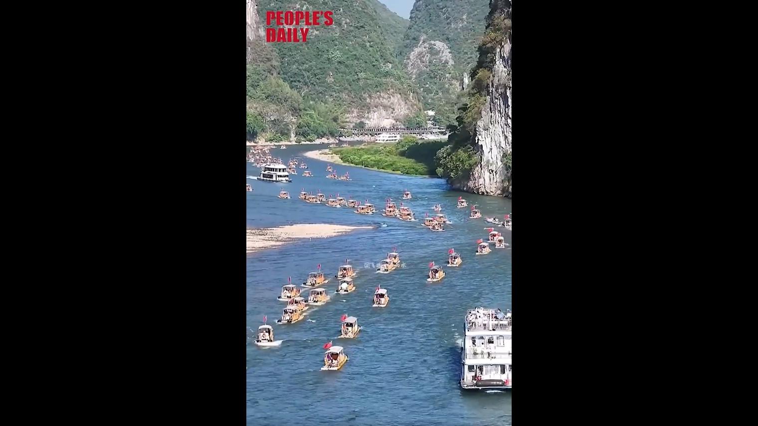 Cruising the Lijiang River