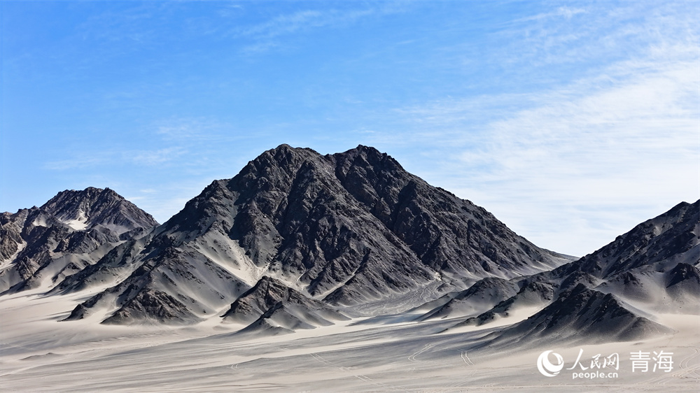 Heidu Mountain, a real-life Chinese ink wash painting in NW China's desert area