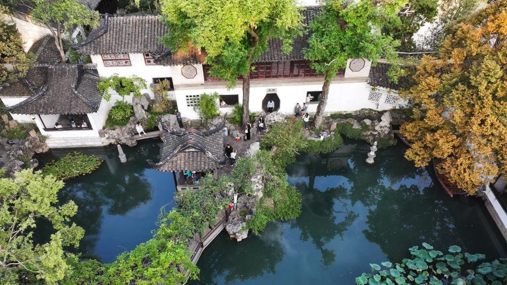 A glimpse of classical gardens in Suzhou, E China's Jiangsu