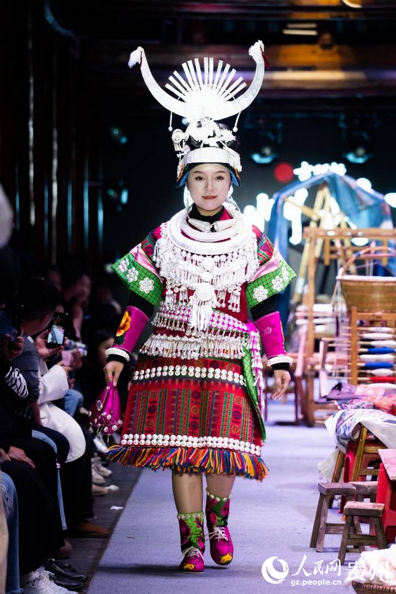 In pics: Village fashion show in SW China's Guizhou makes splash