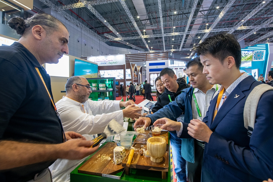 A glimpse of country pavilions at the 7th CIIE in E China's Shanghai