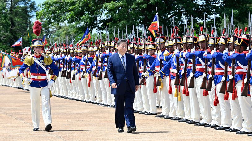 Xi attends welcome ceremony held by Brazilian president