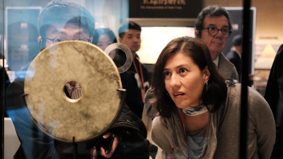 International archaeologists visit Liangzhu ruins