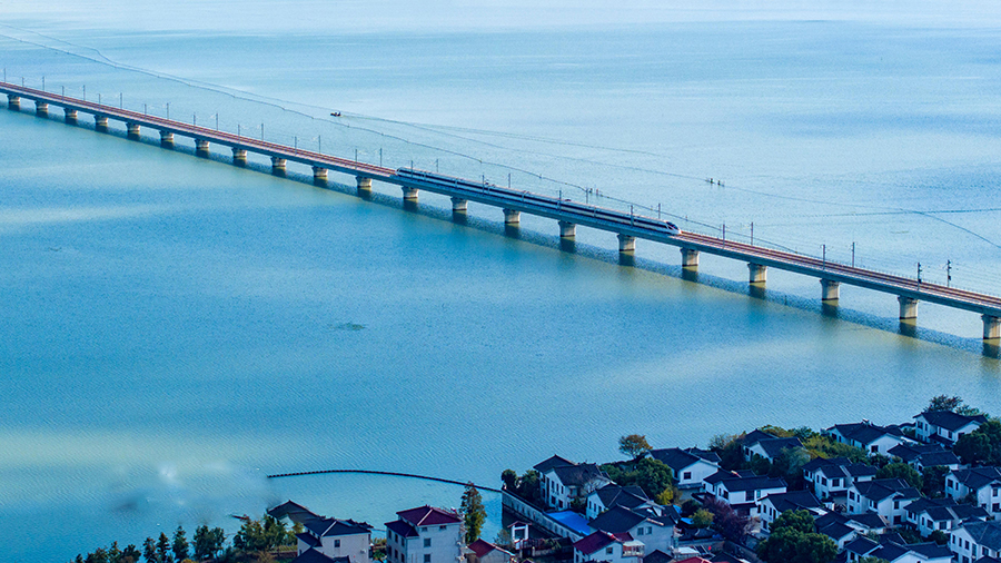 New high-speed railway line in Yangtze River Delta begins trial runs