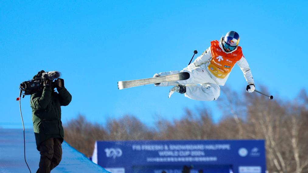 Gu Ailing, Li Fanghui dominate FIS Freeski Halfpipe World Cup at Genting Snow Park