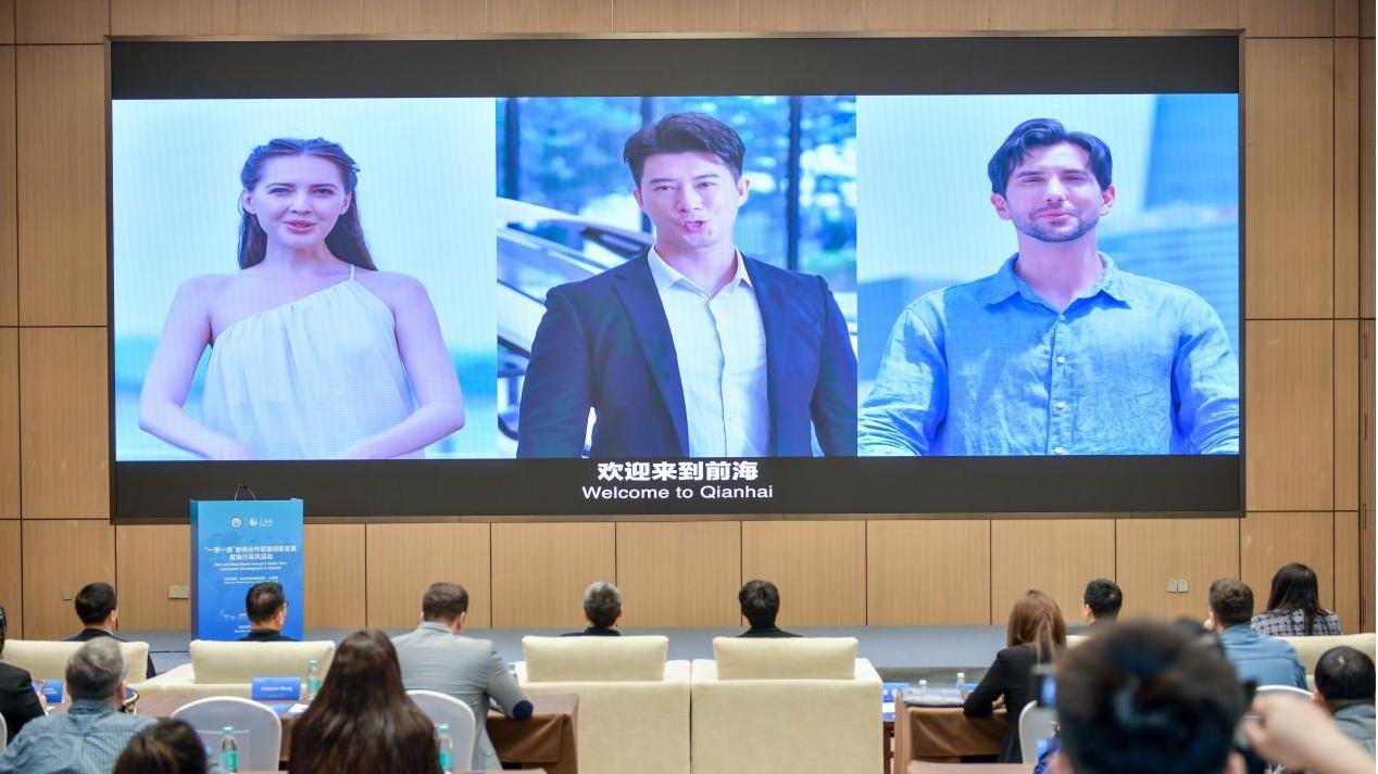 Chinese, foreign journalists explore innovation, openness in Qianhai, S China's Shenzhen