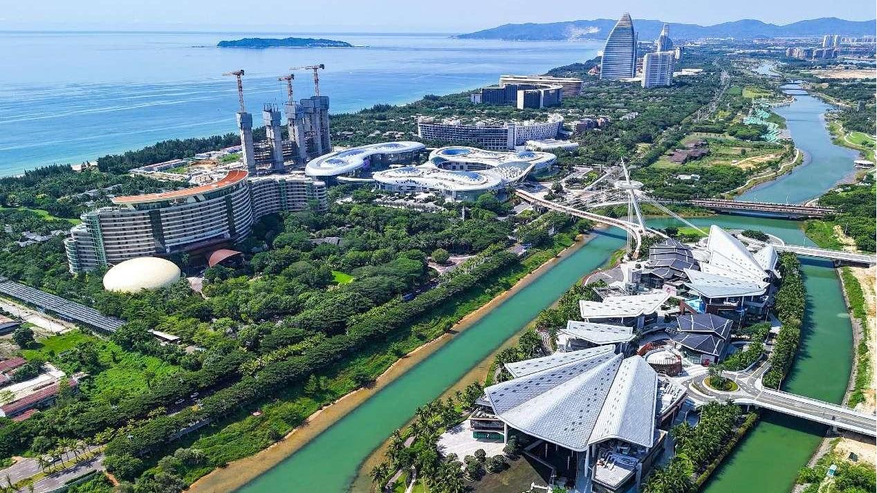 China refines duty-free, tax refund policies for better consumption experience