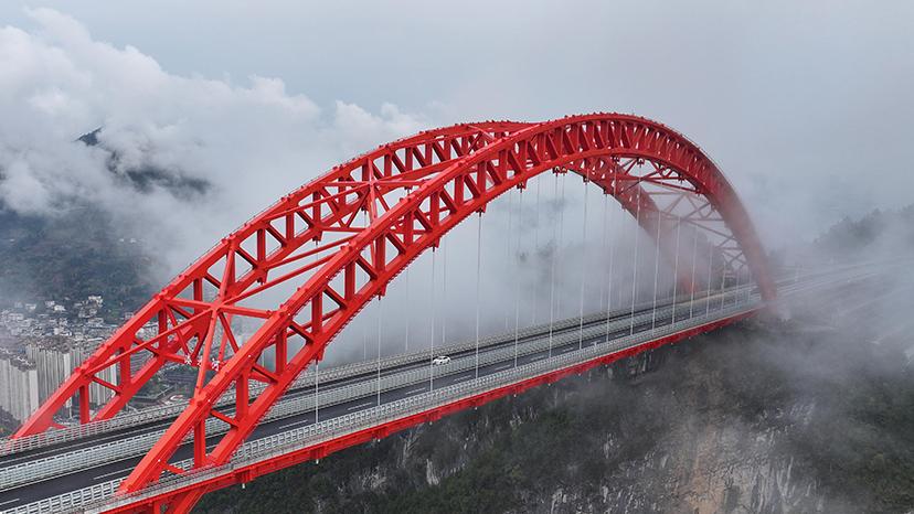 Misty view of Loushuihe Bridge in C China's Hubei
