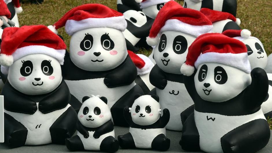 Theme exhibition featuring 2,500 giant panda sculptures held in Hong Kong