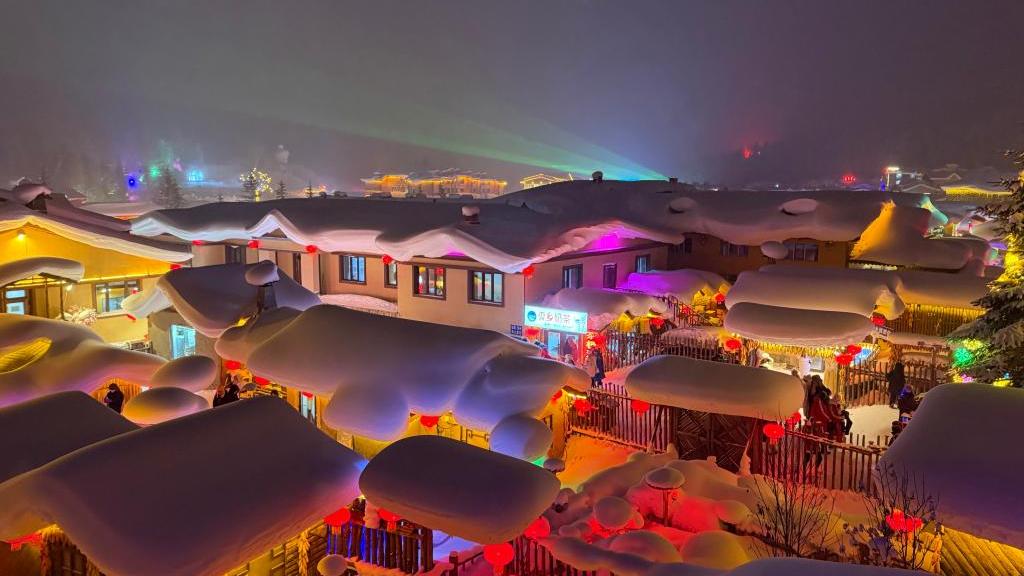 China's snow town scenic area sees peak of tourism