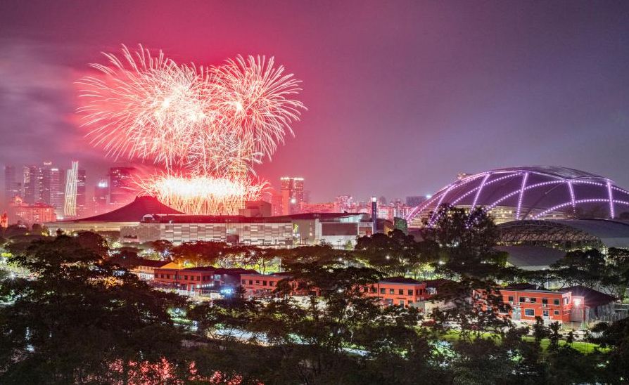 People celebrate New Year across world