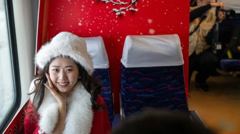 Train themed on ice and snow tourism starts operation in China's Heilongjiang