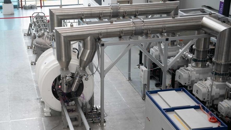 Chinese scientists develop research platform for "artificial sun"