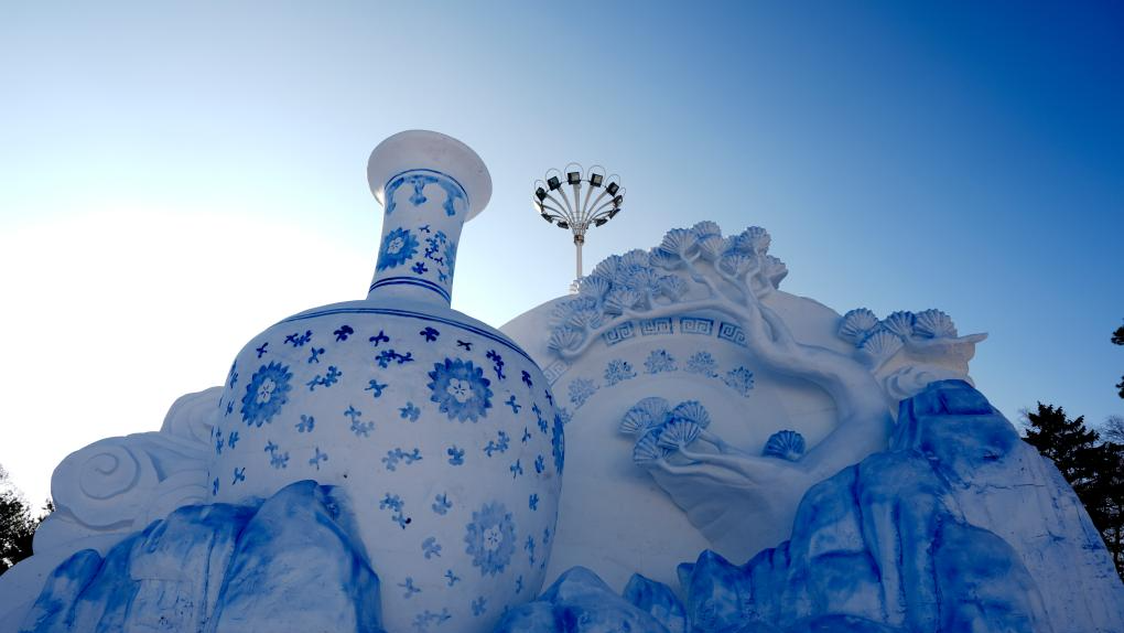 Sun Island Int'l Snow Sculpture Art Expo held in Harbin