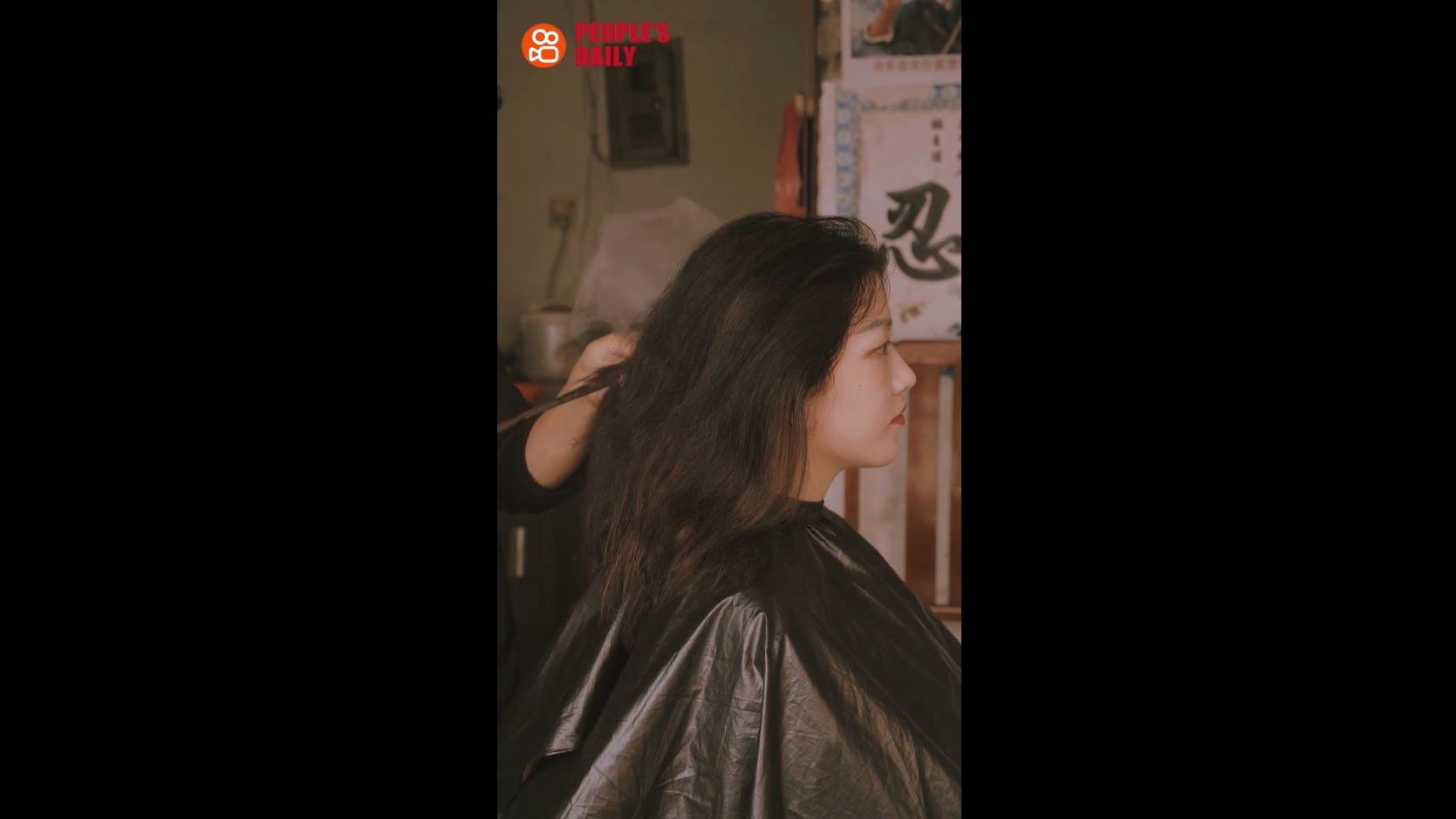 Trending in China | Traditional hairdressing technique: the fire poker perm