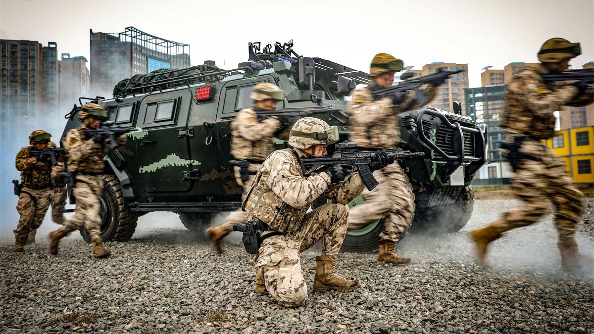 Special operations soldiers in counter-terrorism training