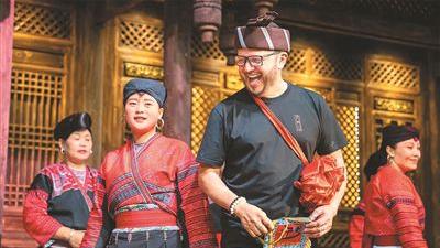 Embracing 'China Travel' trend: International tourists delve into charms of rural China