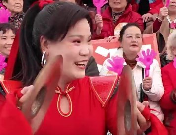 Rural gala ignites spring festivities in southwest China