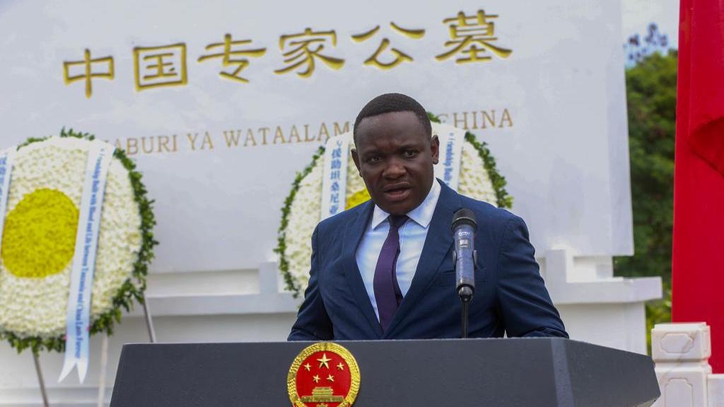 China, Tanzania honor Chinese martyrs in construction of TAZARA railway