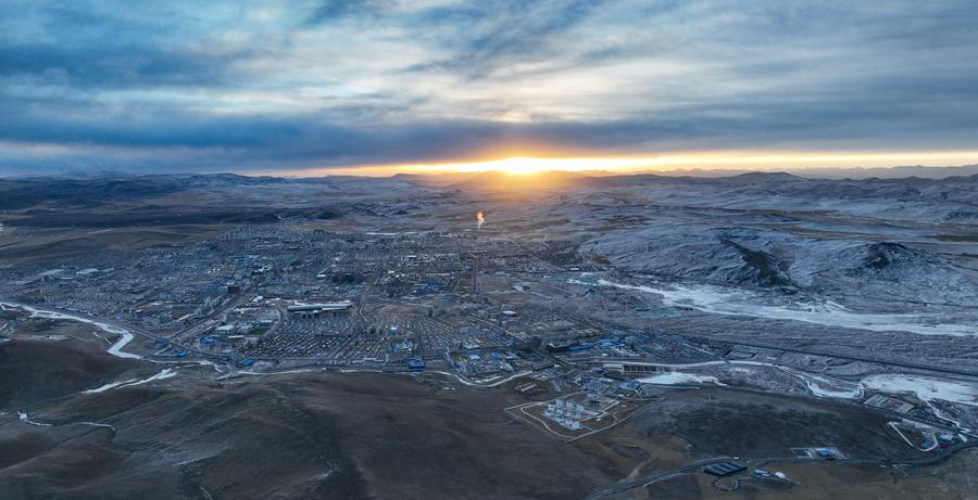 Nagqu advances urban greening on "roof of the world's roof"