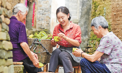 Young people return to hometowns to boost rural development