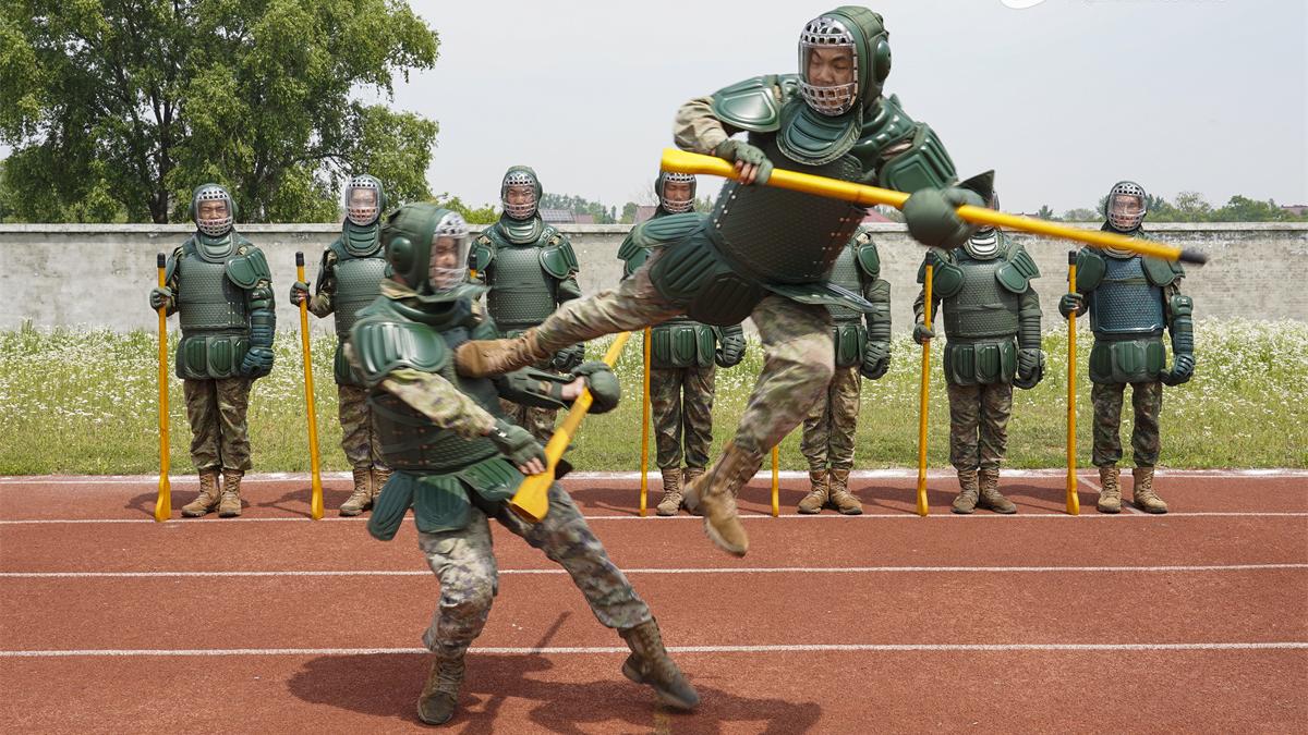 Soldiers practice bayonet fighting skills
