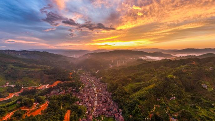 Explore Dong villages in SW China's Guizhou