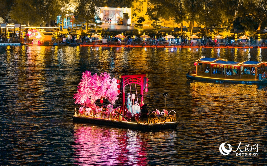 Kaifeng turns Bianhe River into popular destination