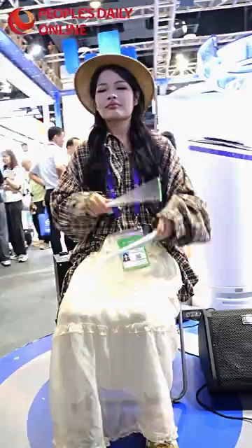 China Buzz: Mind-blowing AI tech at China-ASEAN Expo