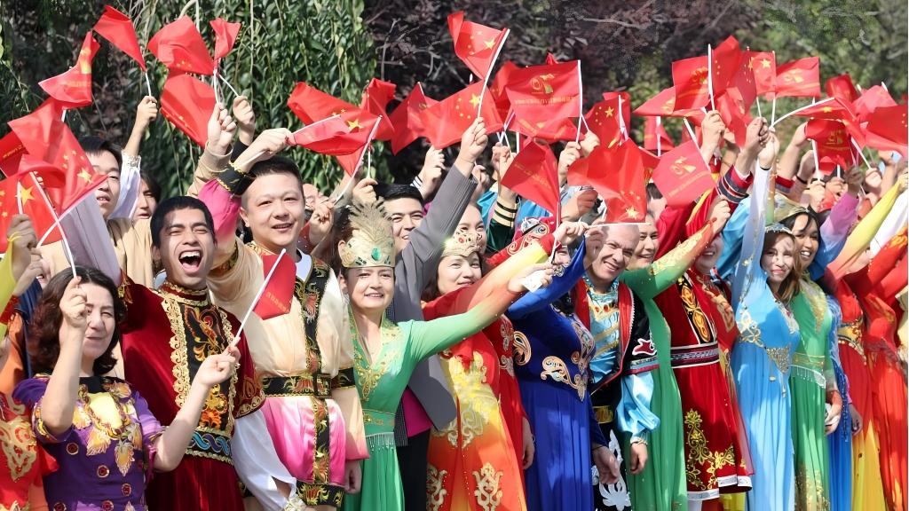 Xi arrives in Urumqi for celebrations of 70th founding anniversary of Xinjiang Uygur Autonomous Region