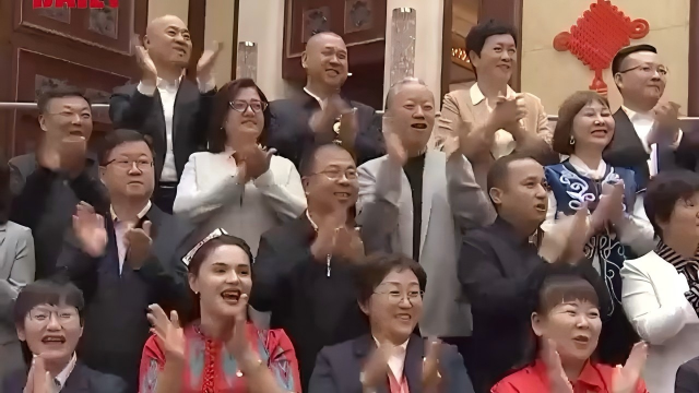 Xi meets representatives from across Xinjiang