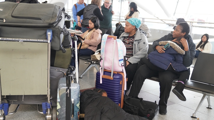 Nationwide flight delays mount as U.S. shutdown drags on