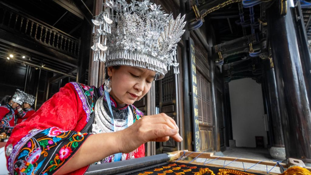 Promotion week for intangible cultural heritage brands opens in Dali, China's Yunnan